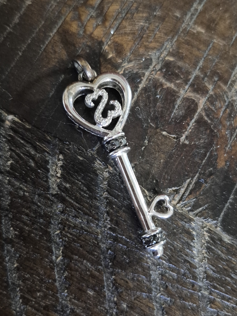 Kay Jewelers Silver Heart Key Pendant